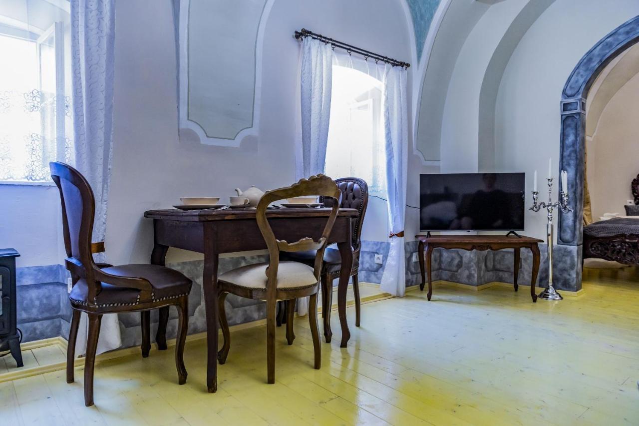 Apartman Charlotte V Dome So Studnou Na Streche Banská Štiavnica Buitenkant foto