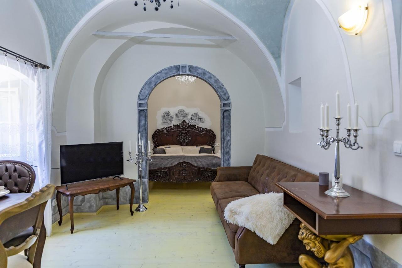 Apartman Charlotte V Dome So Studnou Na Streche Banská Štiavnica Buitenkant foto