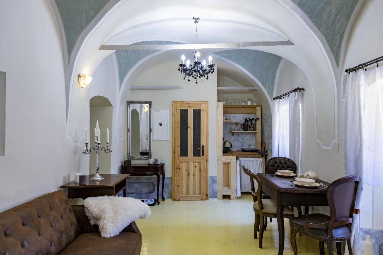 Apartman Charlotte V Dome So Studnou Na Streche Banská Štiavnica Buitenkant foto